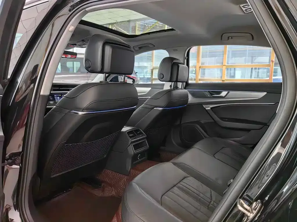 Audi A6L 2022 из CN, фото 8