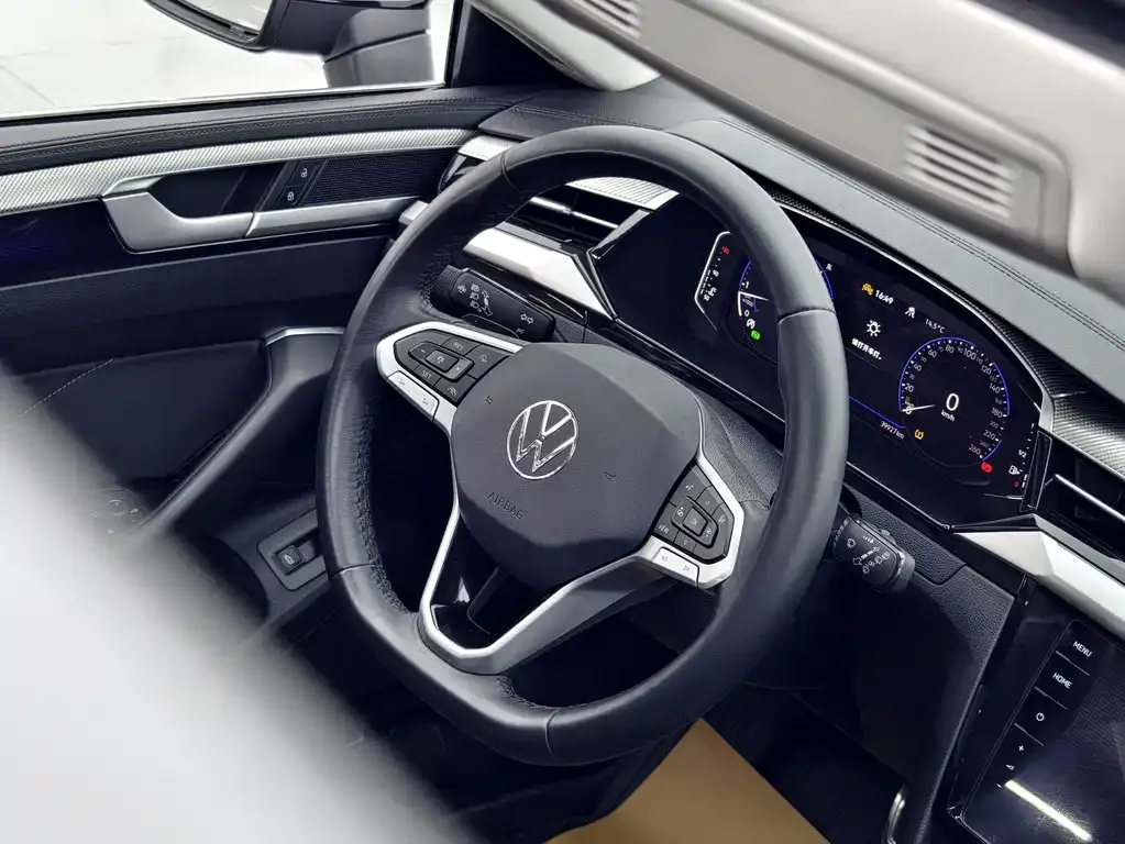 Volkswagen CC 2023 из CN, фото 8