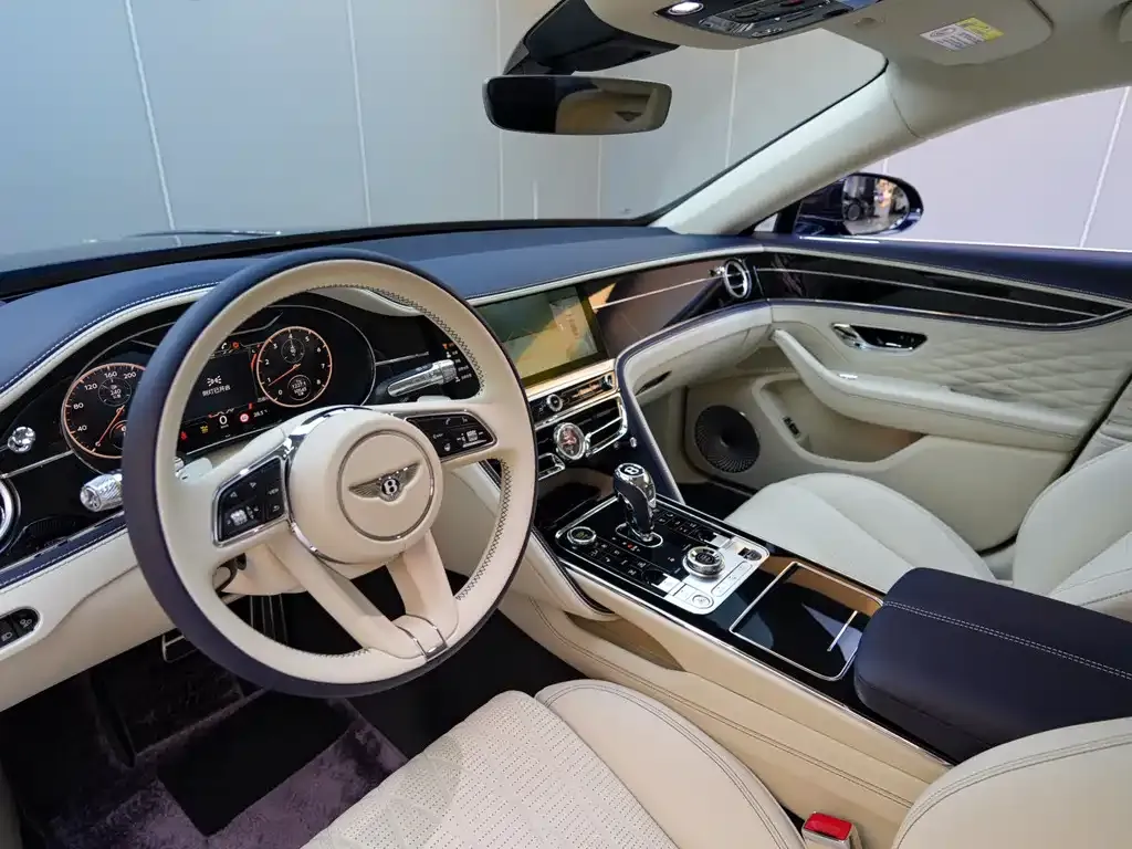 Bentley Flying Spur 2022 из CN, фото 10