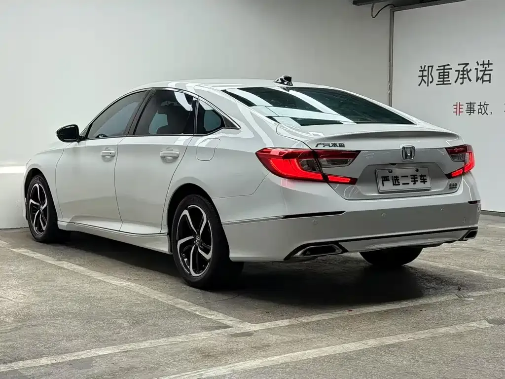 Honda Accord — фото 7