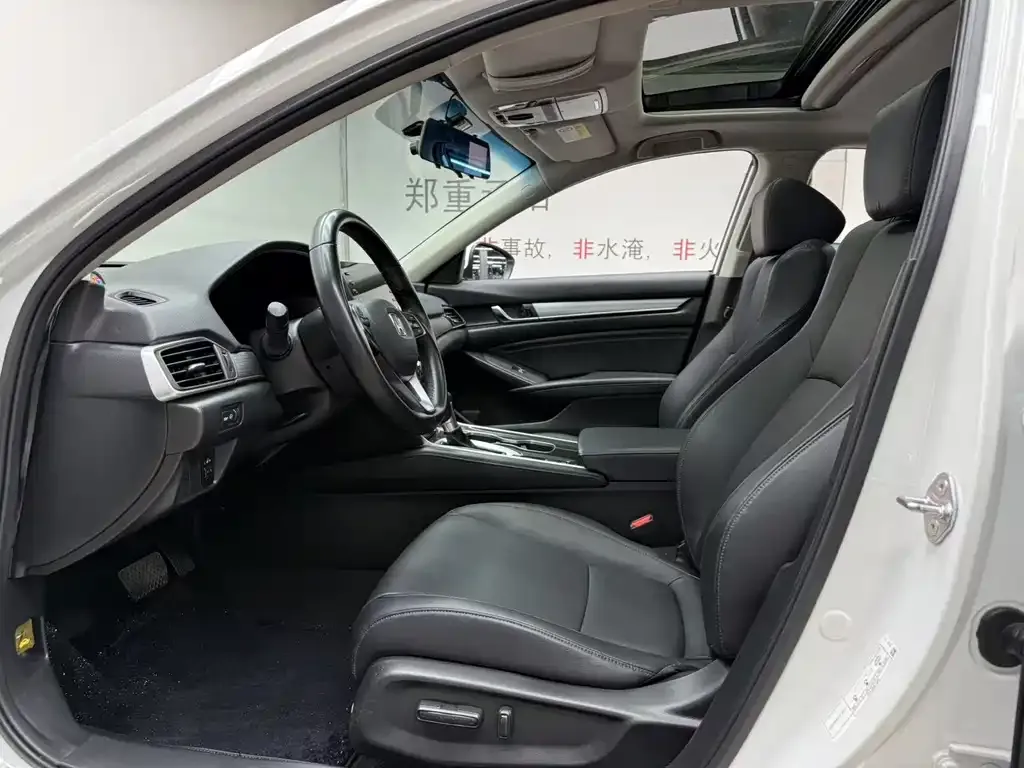 Honda Accord — фото 9