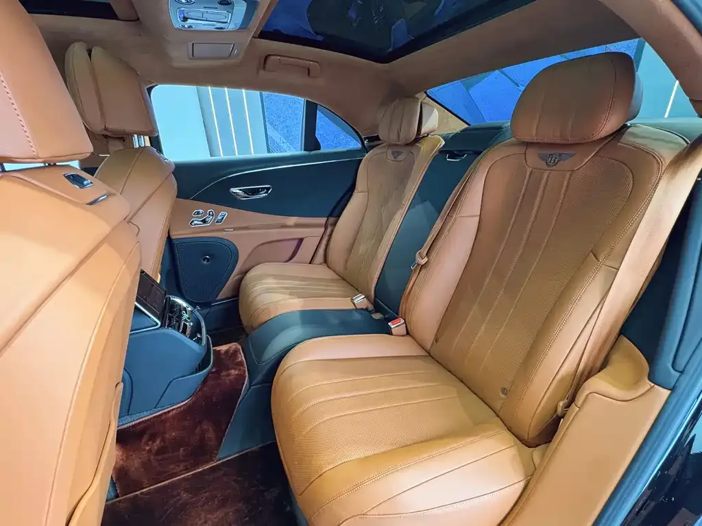 Bentley Flying Spur 2023 из CN, фото 7