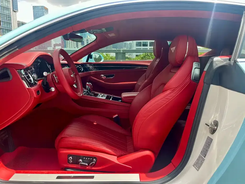Bentley Continental 2021 из CN, фото 7