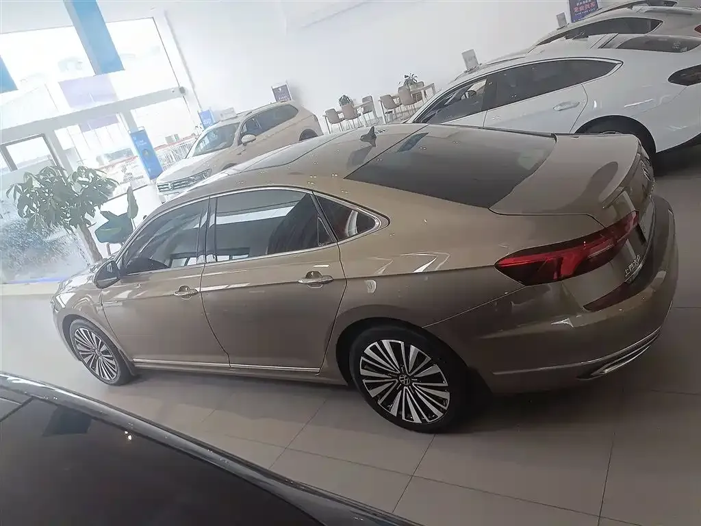 Volkswagen Passat 2021 из CN, фото 5