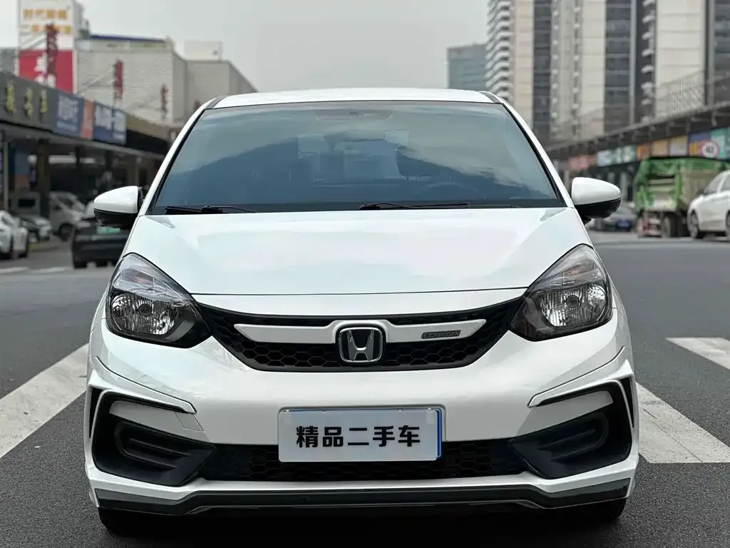 Honda Fit — фото 1