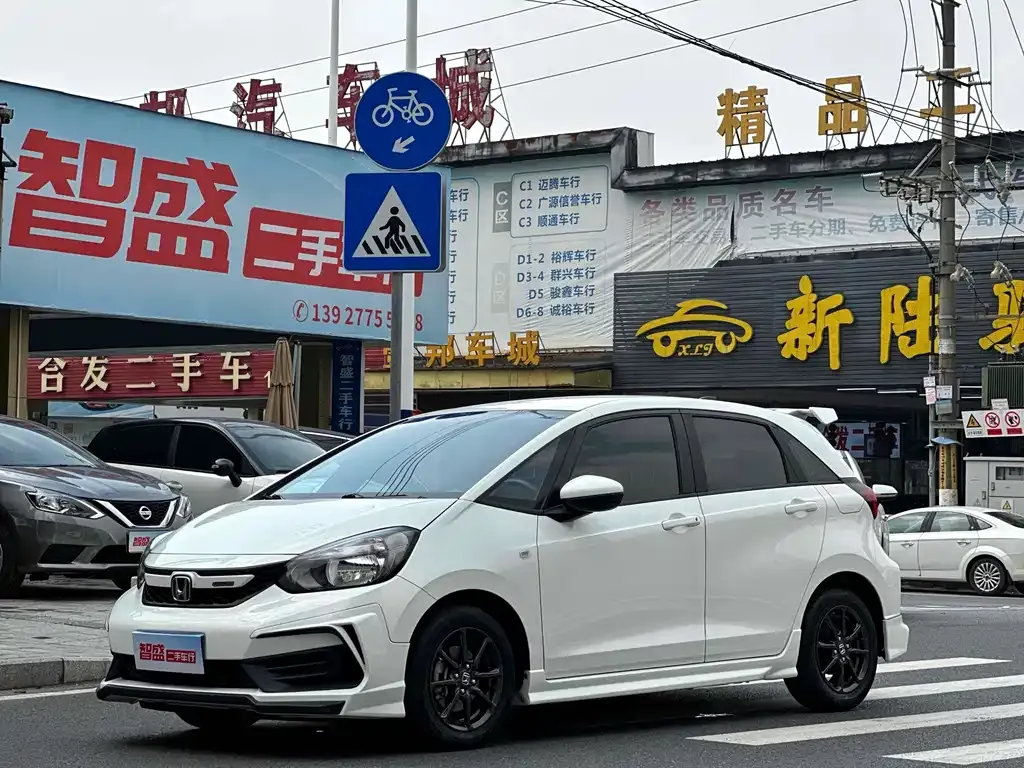 Honda Fit — фото 4