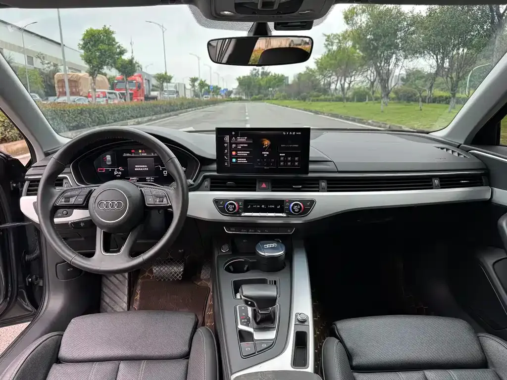 Audi A4L 2021 из CN, фото 6