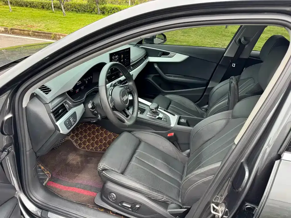 Audi A4L 2021 из CN, фото 7