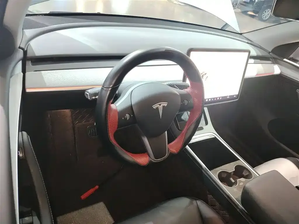 Tesla Model Y 2024 из CN, фото 3