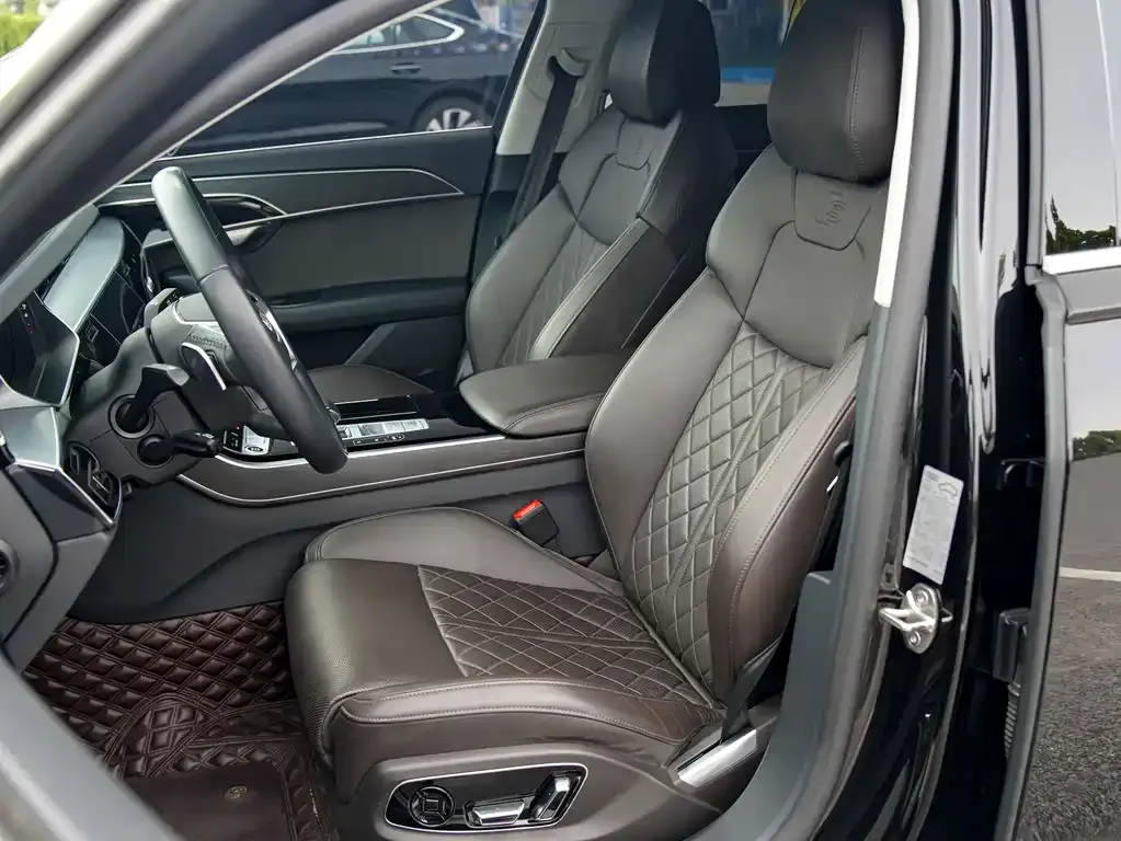 Audi A8 2021 из CN, фото 10