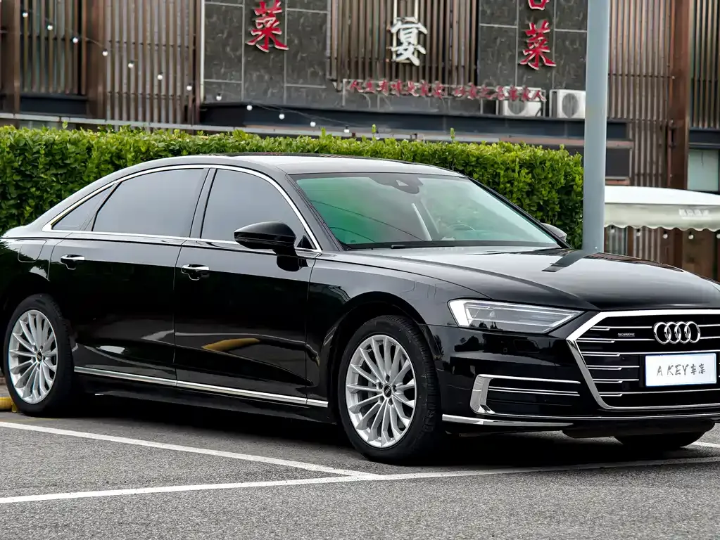 Audi A8 2021 из CN, фото 3
