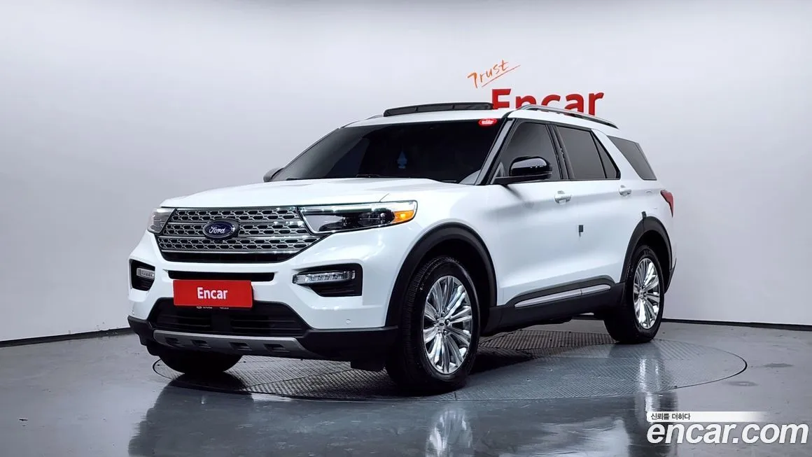 Ford Explorer — фото 1