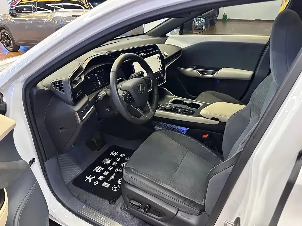 Lexus RZ 2023 из CN, фото 10