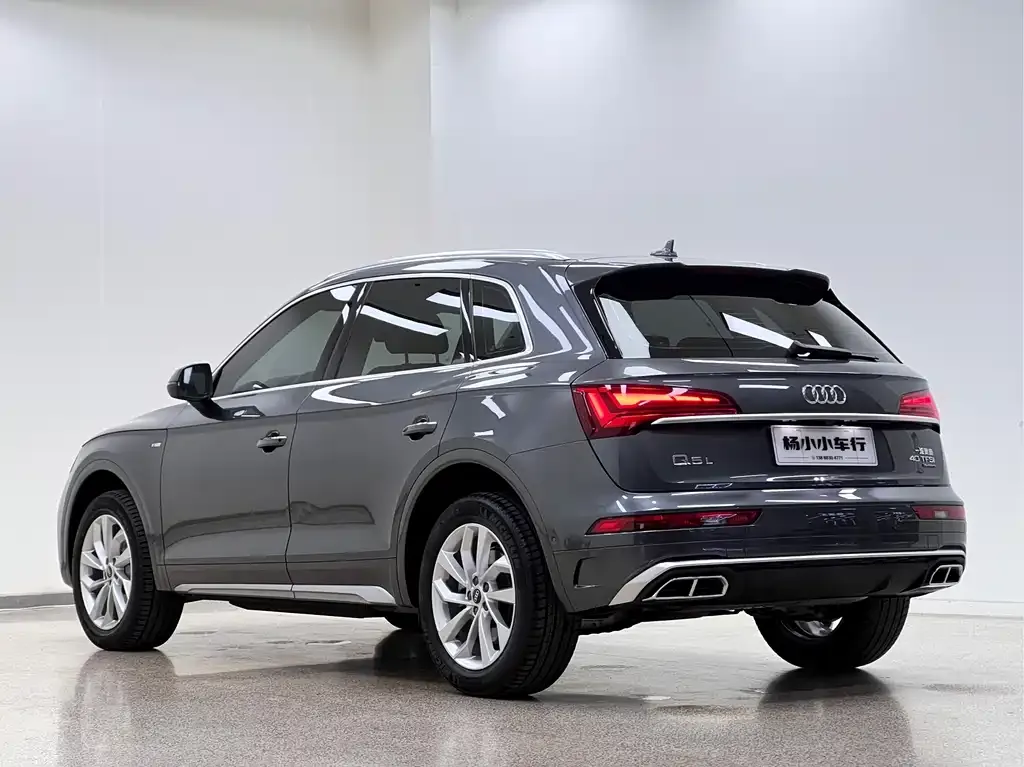 Audi Q5L — фото 5