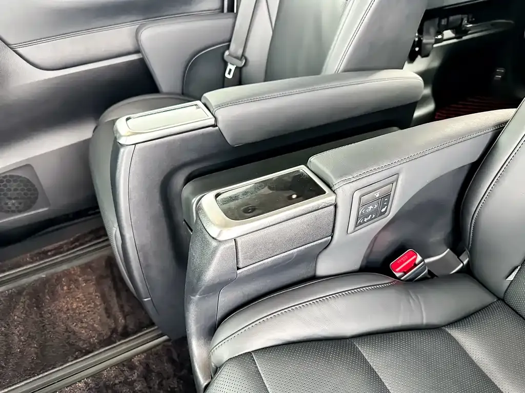Toyota Vellfire 2021 из CN, фото 6