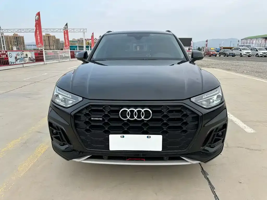 Audi Q5L 2022 из CN, фото 2