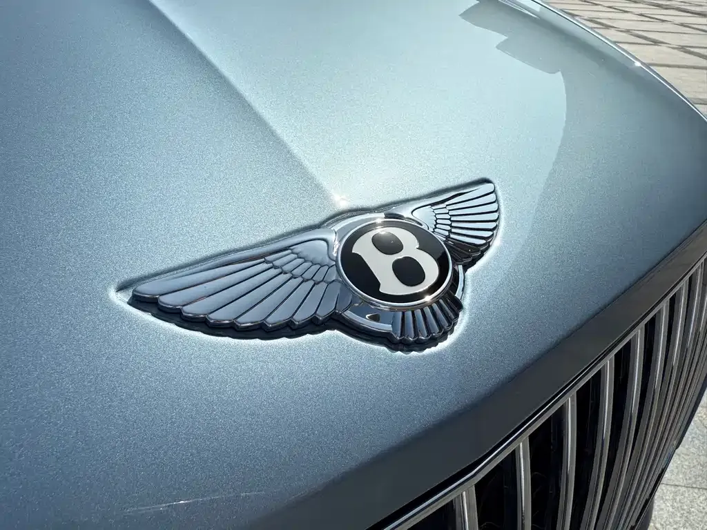 Bentley Bentayga 2023 из CN, фото 4