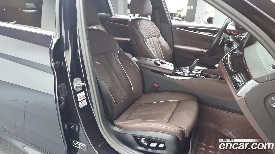 BMW 5-Series 2023 из KR, фото 10