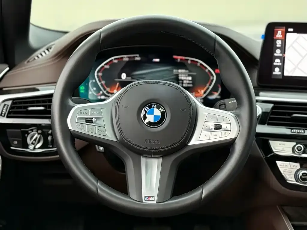 BMW 5 Series — фото 6