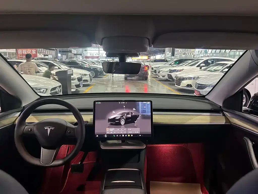 Tesla Model Y — фото 5