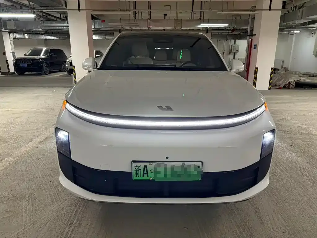 Li Auto L6 — фото 2