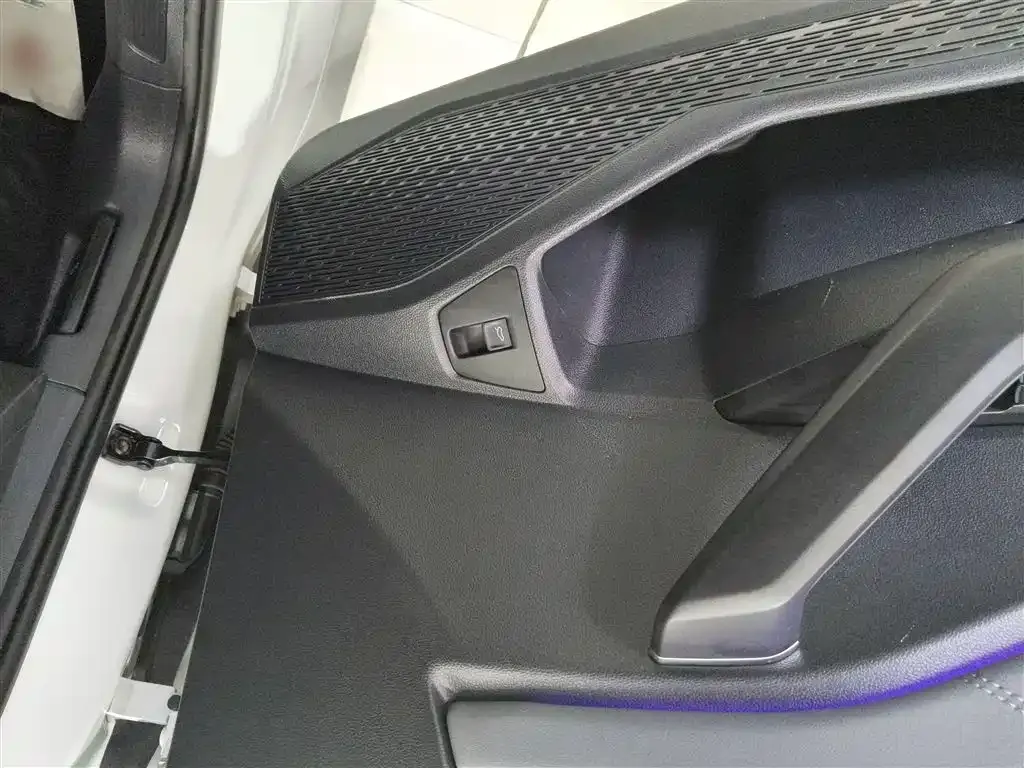 Volkswagen Sagitar 2023 из CN, фото 6