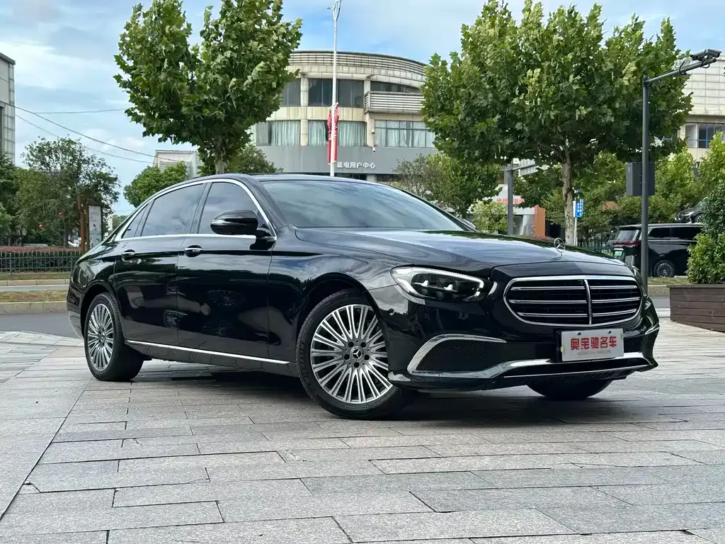 Mercedes-Benz E-Class — фото 3