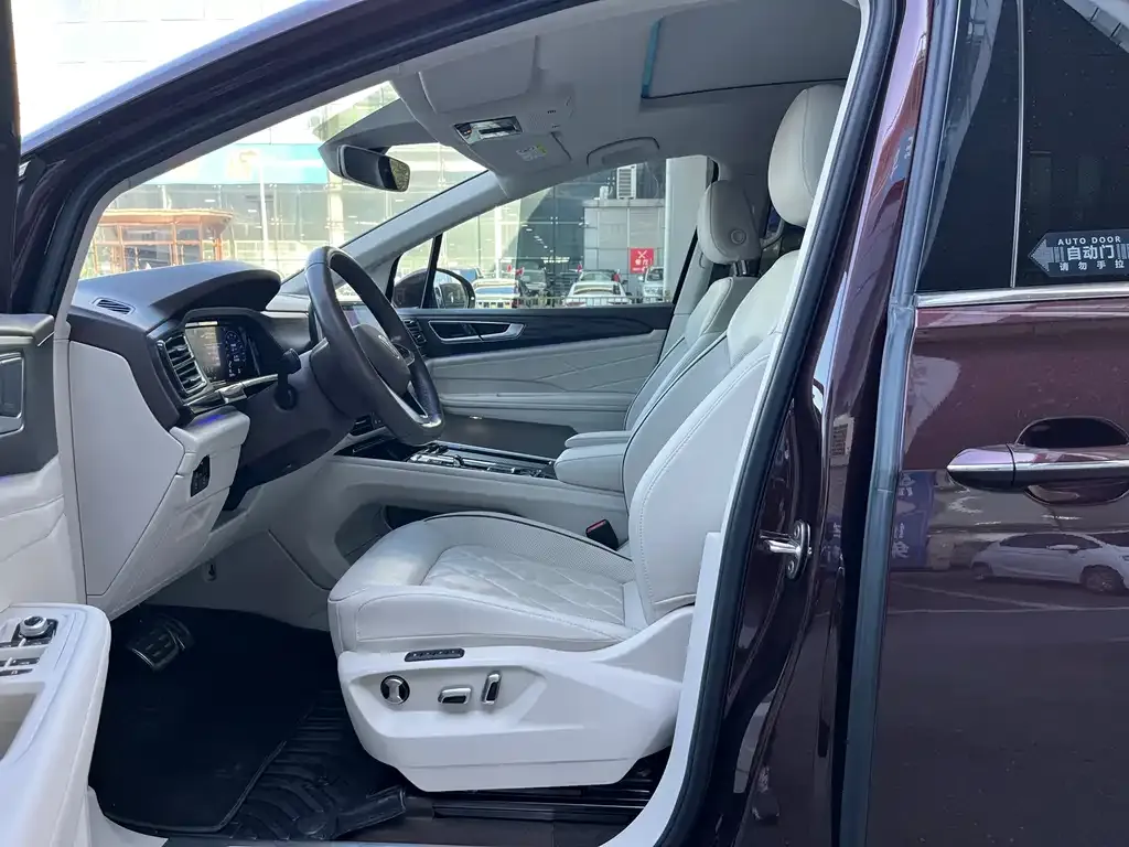 Volkswagen Viloran 2023 из CN, фото 7