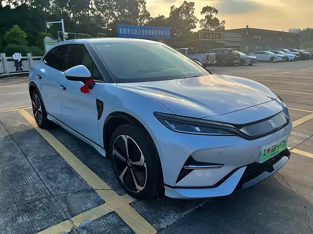 BYD L EV — фото 2