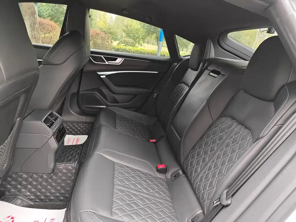 Audi A7 2023 из CN, фото 9
