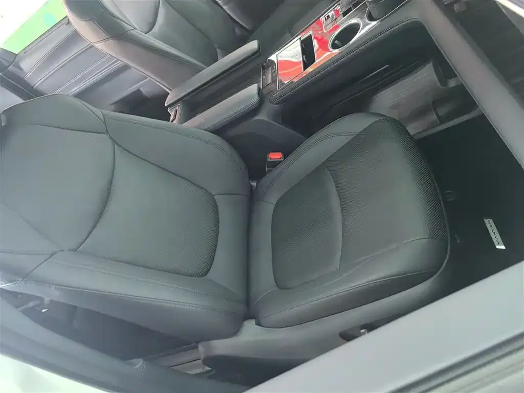 Toyota Granvia 2023 из CN, фото 3