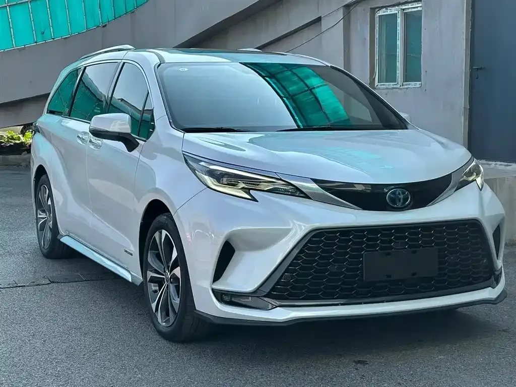 Toyota Granvia 2023 из CN, фото 8