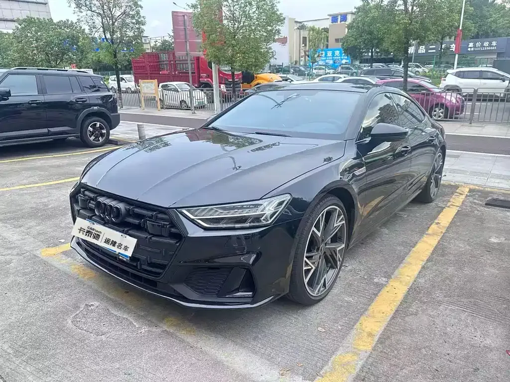 Audi A7L — фото 1
