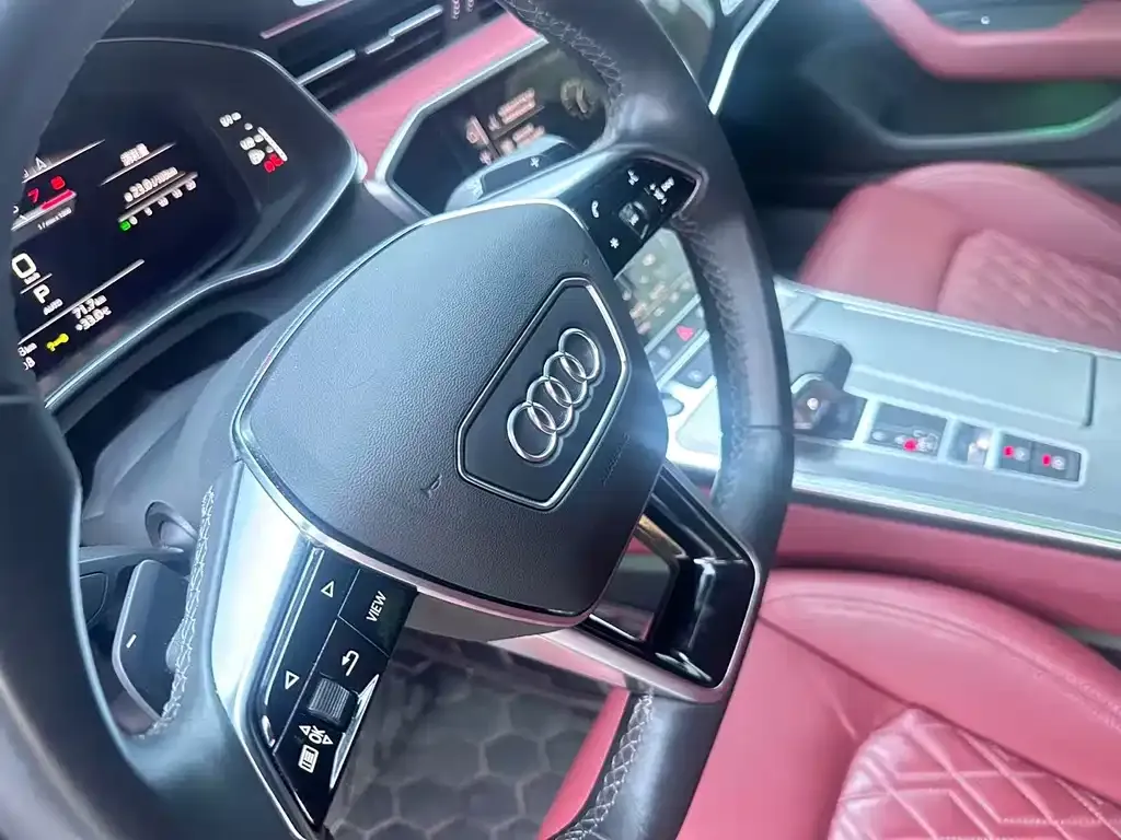 Audi A7L — фото 7