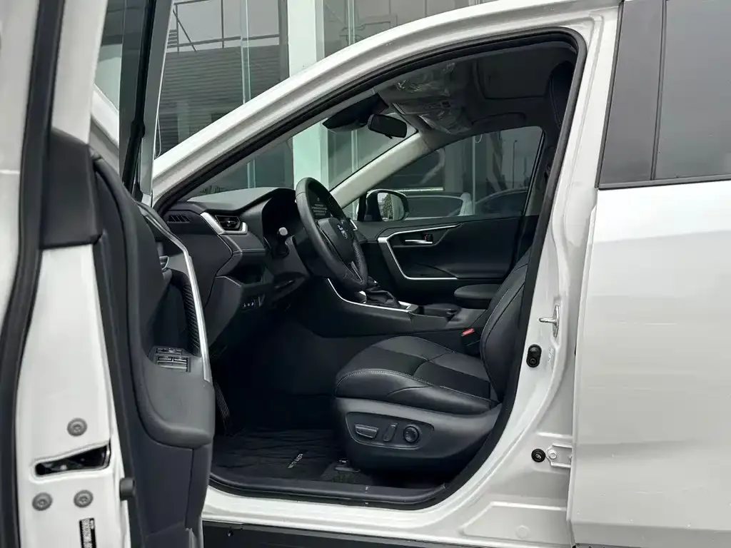 Toyota Wildlander 2021 из CN, фото 5