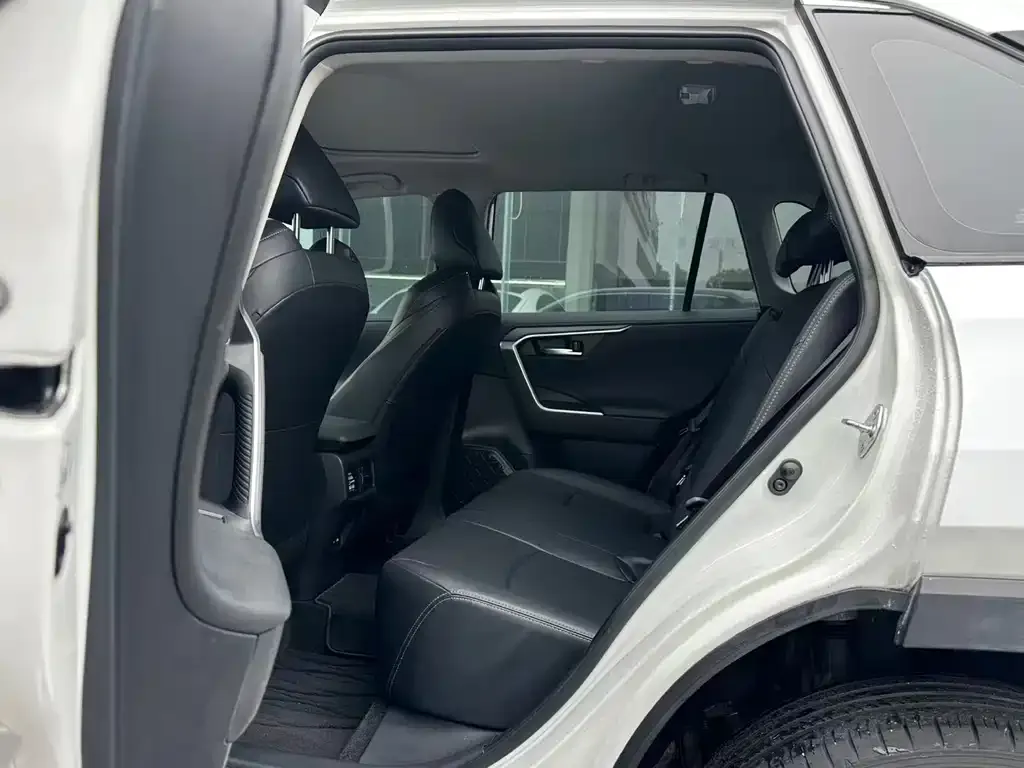 Toyota Wildlander 2021 из CN, фото 6