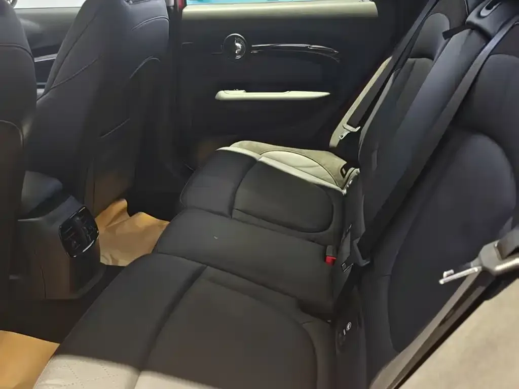 [object Object] Mini Clubman 2022 из CN, фото 3