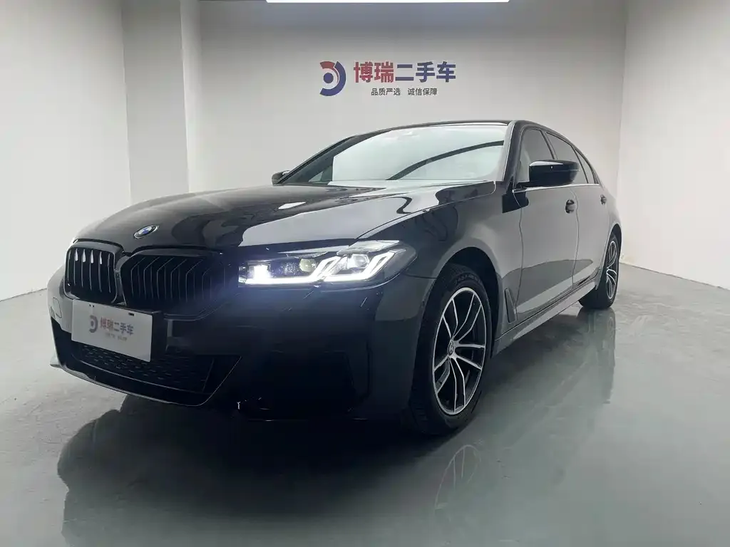 BMW 5 Series — фото 1