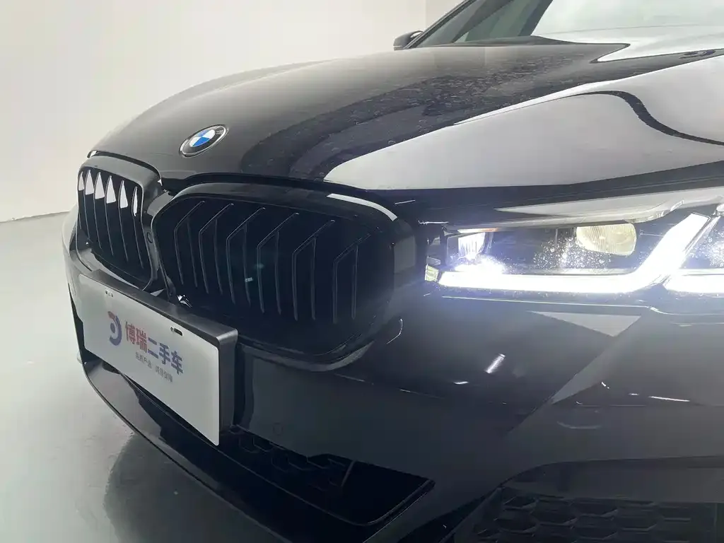 BMW 5 Series — фото 10