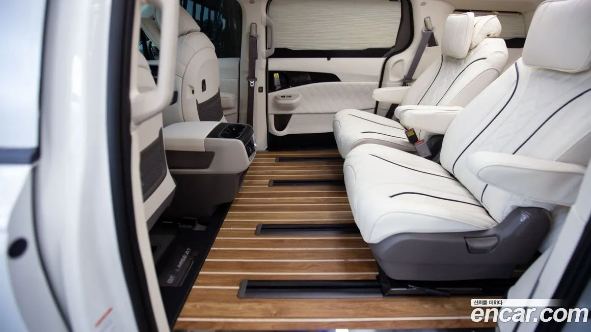 Kia Carnival — фото 10