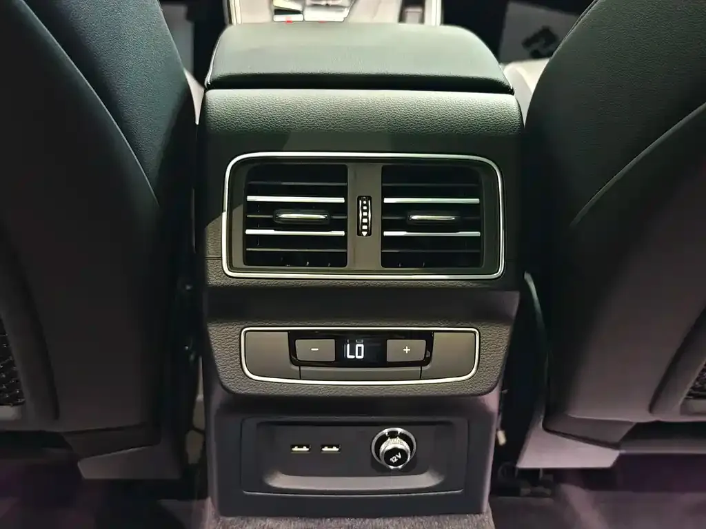 Audi Q5L 2024 из CN, фото 9