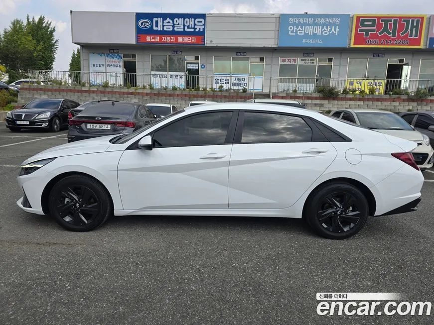 Hyundai AVANTE — фото 3