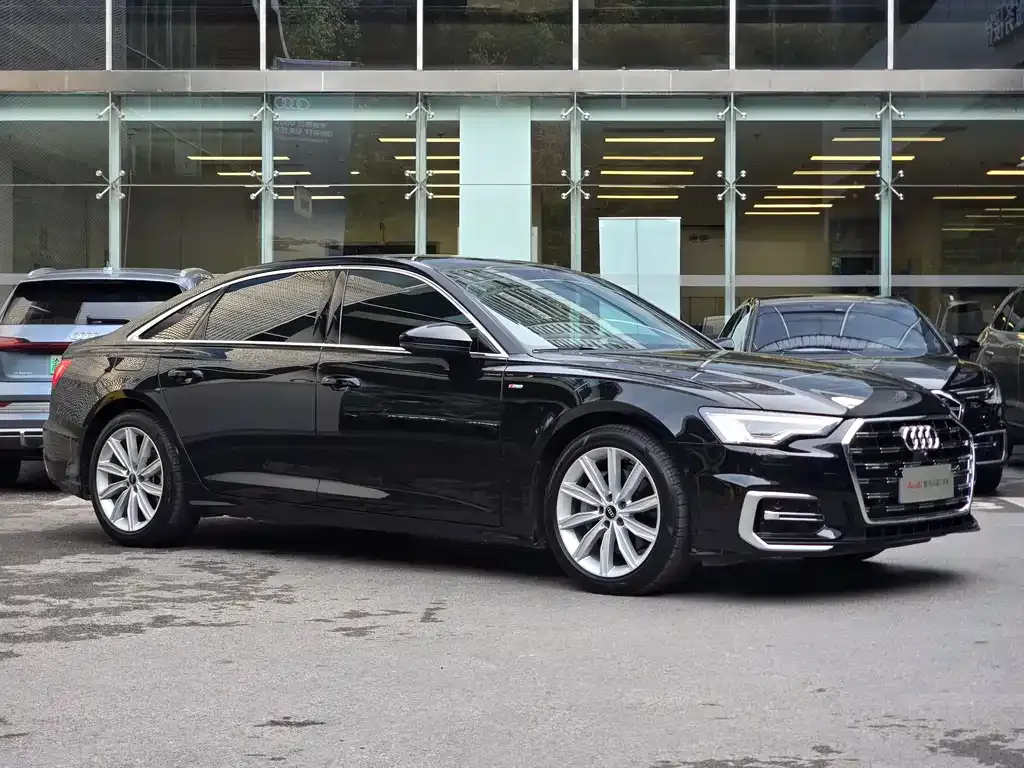 Audi A6L — фото 2