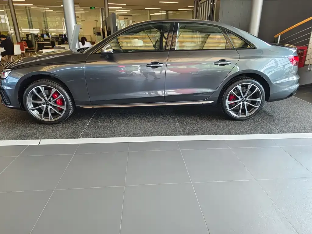 Audi S4 2024 из CN, фото 3