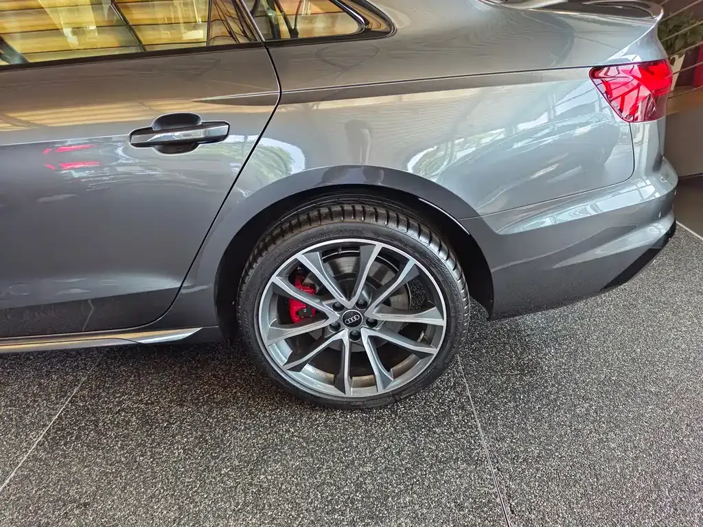 Audi S4 2024 из CN, фото 4