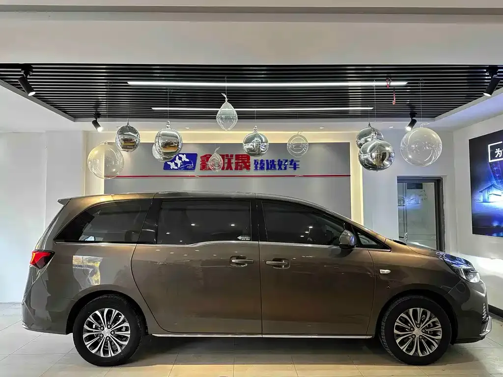 Buick GL8 2023 из CN, фото 4
