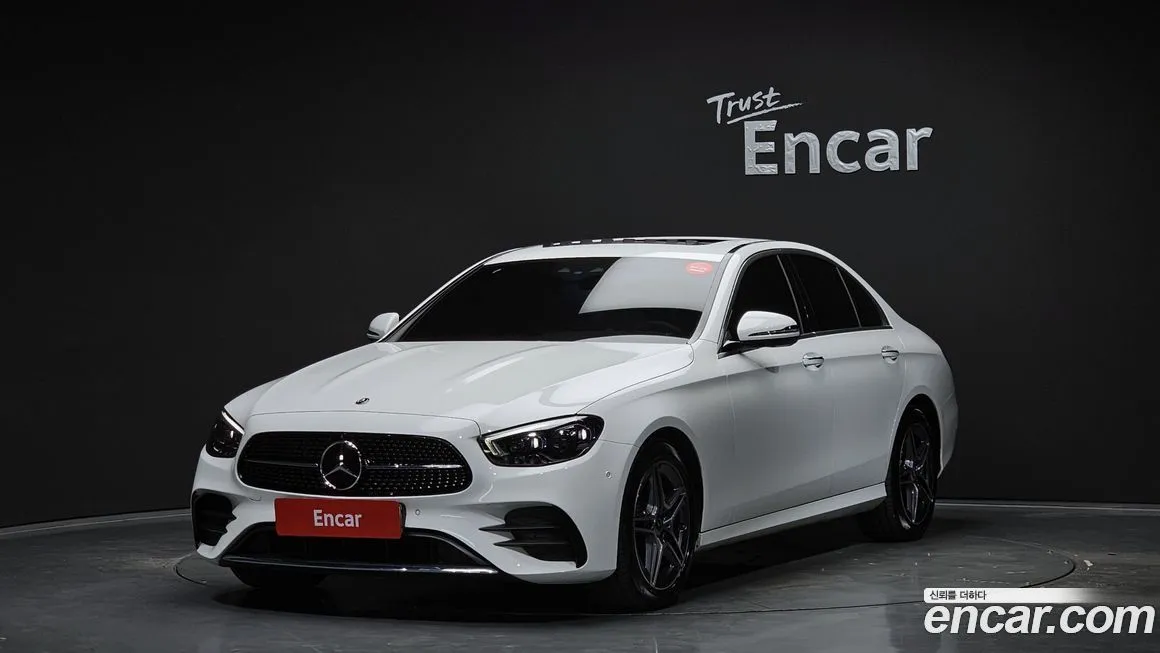 Mercedes-Benz E-Class — фото 1