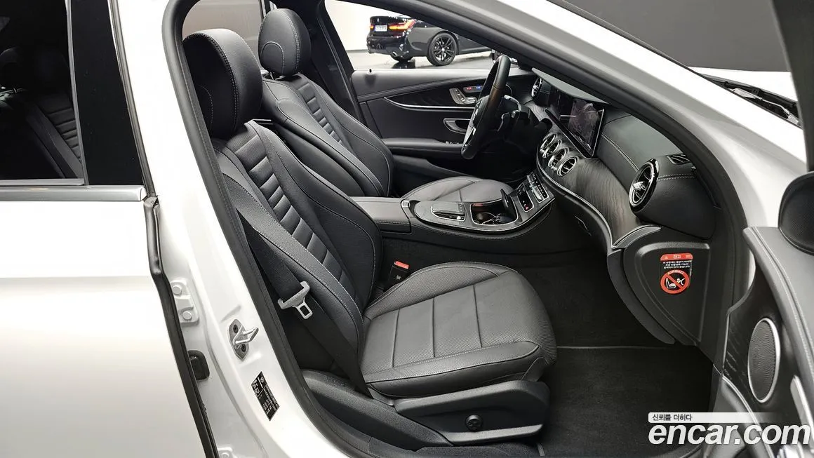 Mercedes-Benz E-Class — фото 10