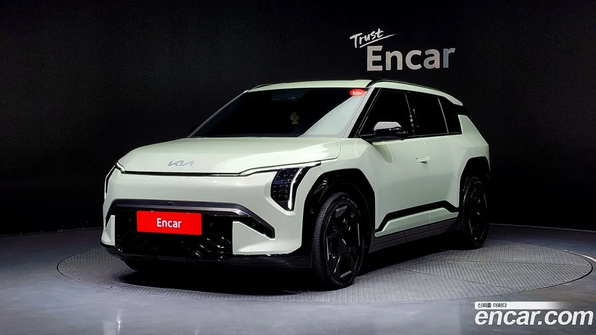 Kia EV3 — фото 1