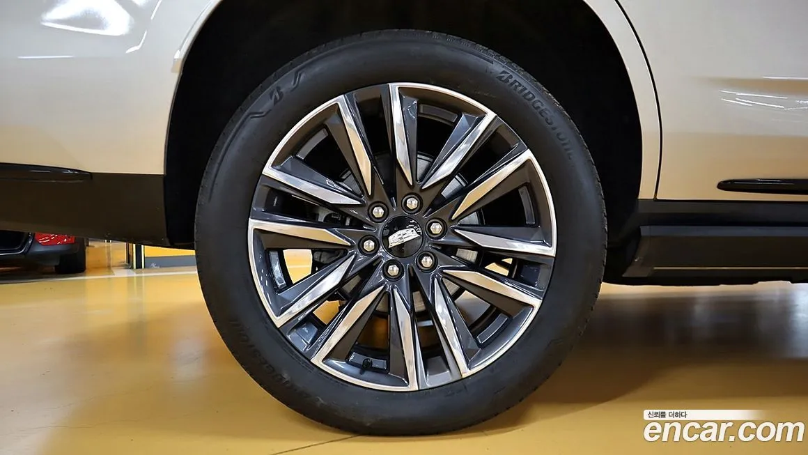 Cadillac Escalade 2023 из KR, фото 8